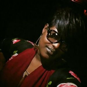 Meet your Posher, Angie